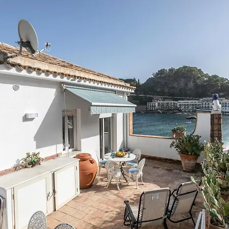 Mazzaro Apartment *
